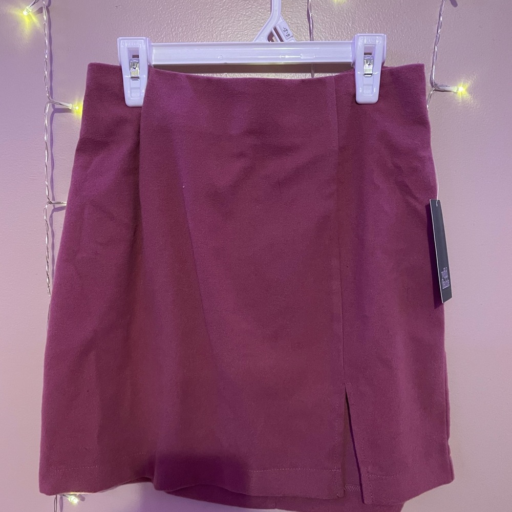 Slit short skirt
